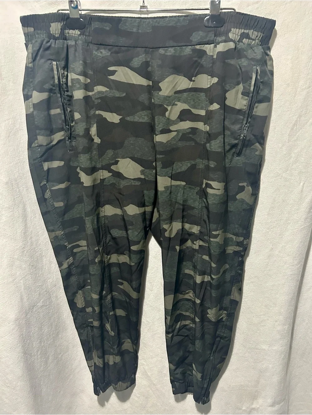 Old Navy Active Stretchtech Camo Jogger Pants XL Petite Women’s